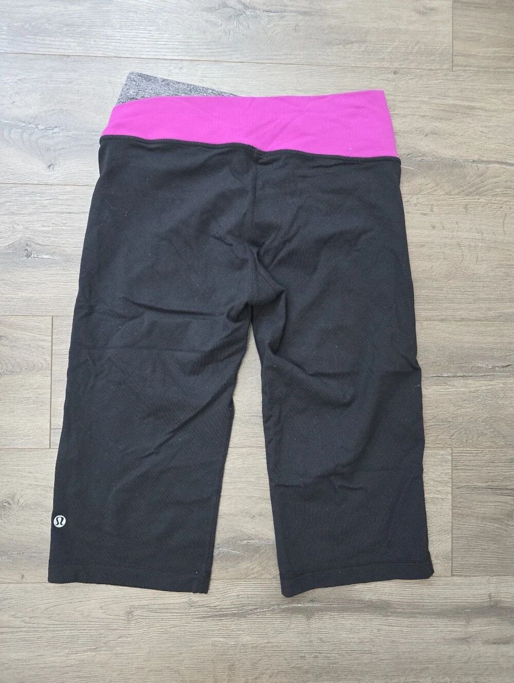 Lululemon Astro Crop Leggings Size 6 Crossover Waistband